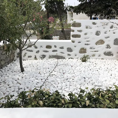 11 Hotel