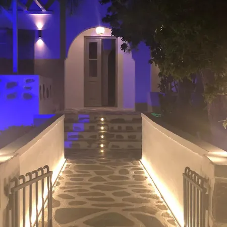 11 Hotel