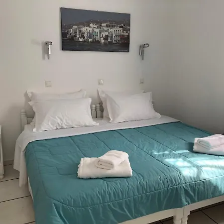 11 Hotel